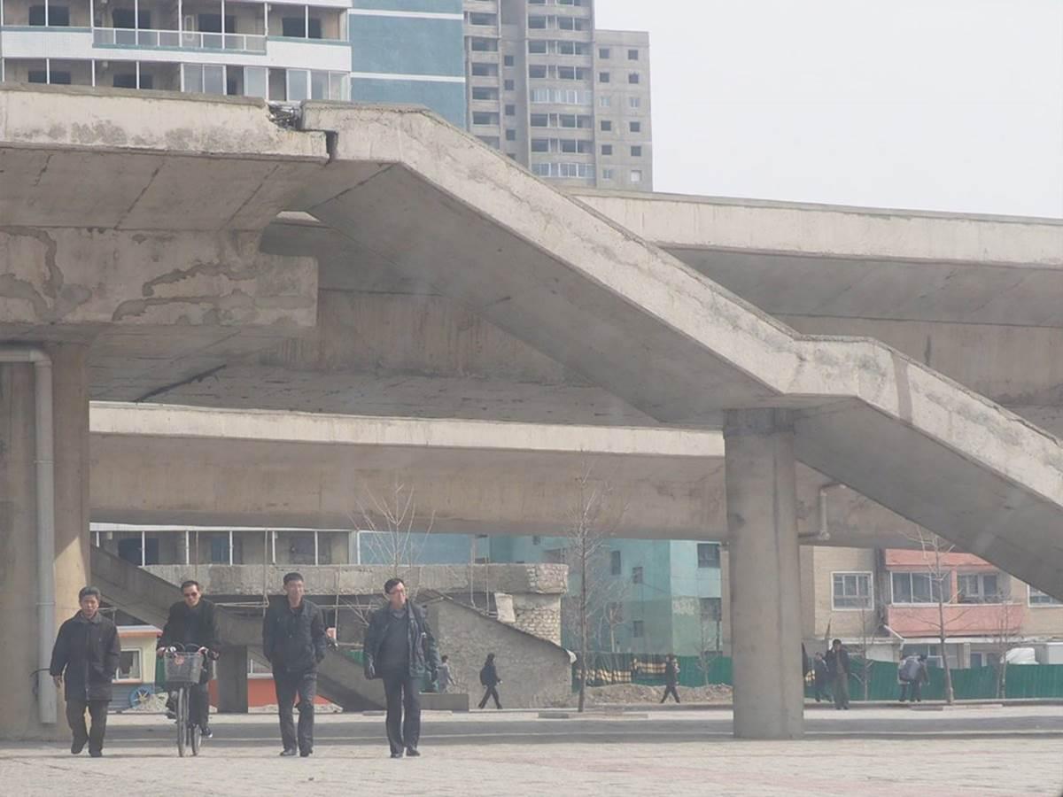 Khách sạn khổng lồ xây mãi không xong ở Triều Tiên-10
