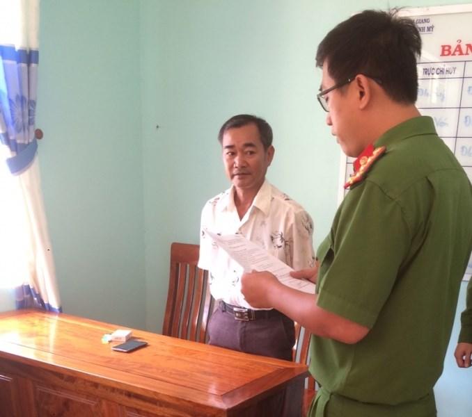 Bắt giam thầy giáo tiểu học dâm ô học sinh-1