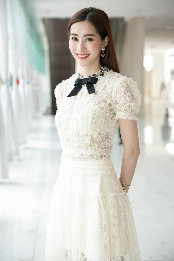 Hoa hậu Đặng Thu Thảo hấp dẫn vạn ánh nhìn dù ăn mặc giản dị-3
