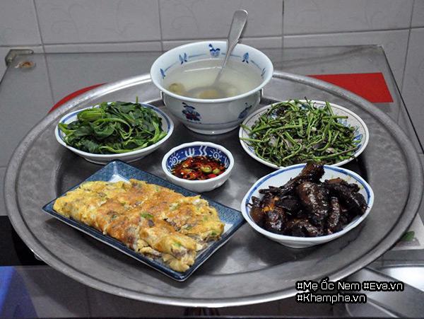 Mẹ Hà Nội định cư ở Sài Gòn khoe mâm cơm ai nhìn cũng phải chú ý bát nước chấm-4