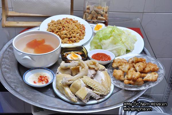 Mẹ Hà Nội định cư ở Sài Gòn khoe mâm cơm ai nhìn cũng phải chú ý bát nước chấm-10