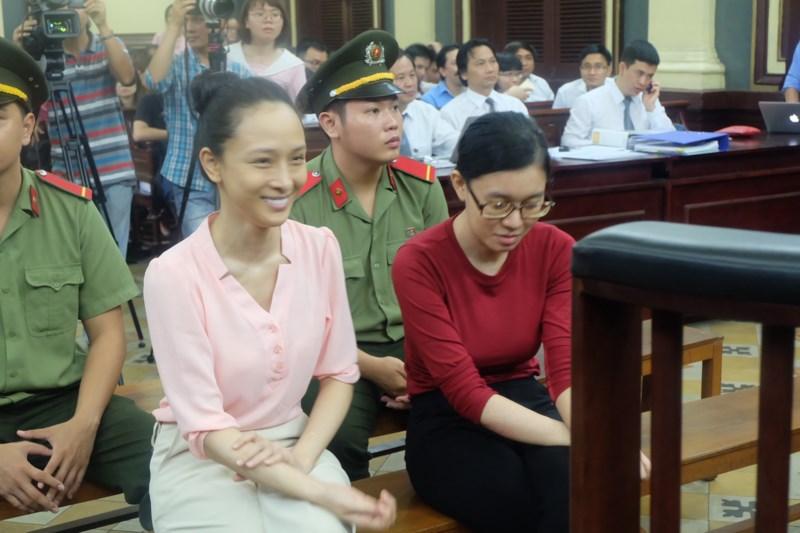 Tạm đình chỉ điều tra vụ hoa hậu Phương Nga-1