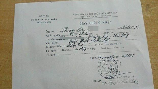 Video bà lão 'chôm' quần áo hàng hiệu về bán trên vỉa hè, bị các shop đến đòi lại đồ-3