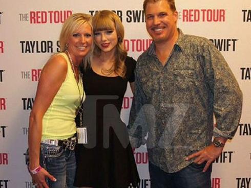 Taylor Swift chỉ đòi bồi thường 1 USD cho vụ kiện hành vi sàm sỡ