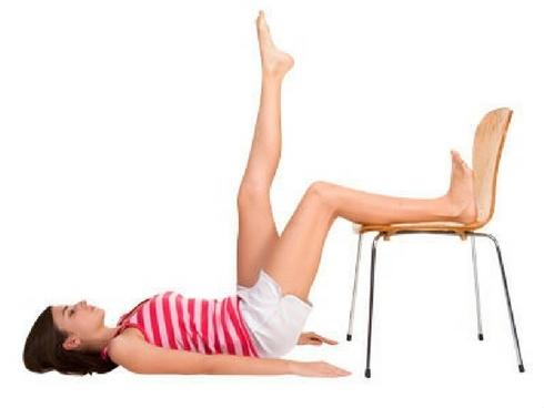 4 động tác đơn giản với ghế giúp bạn đẹp hơn