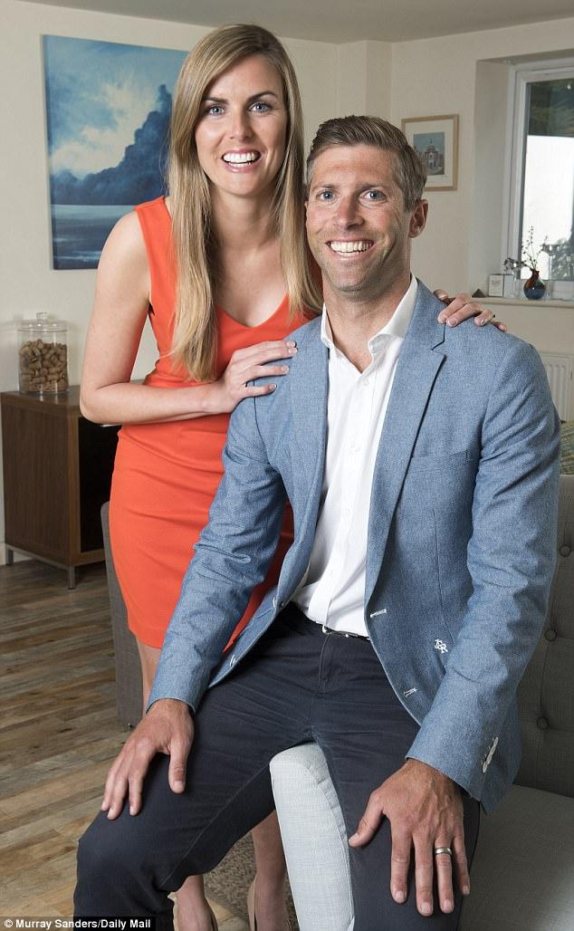 Chồng đột quỵ 5 tuần sau đám cưới, cô vợ trẻ đã làm một việc không ai có thể ngờ-3