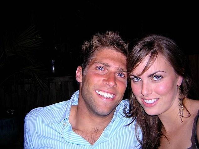 Chồng đột quỵ 5 tuần sau đám cưới, cô vợ trẻ đã làm một việc không ai có thể ngờ-4