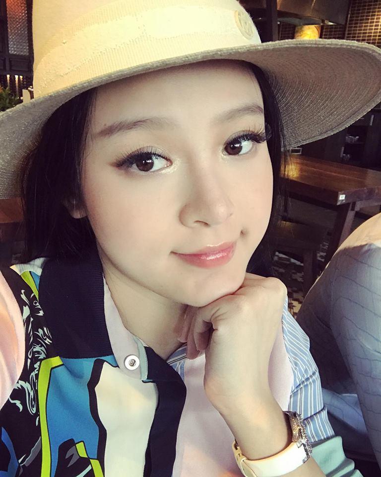 Bầu 8 tháng, Huyền Baby 'trốn con' dự tiệc sinh nhật 'Hoa hậu châu Á'-3