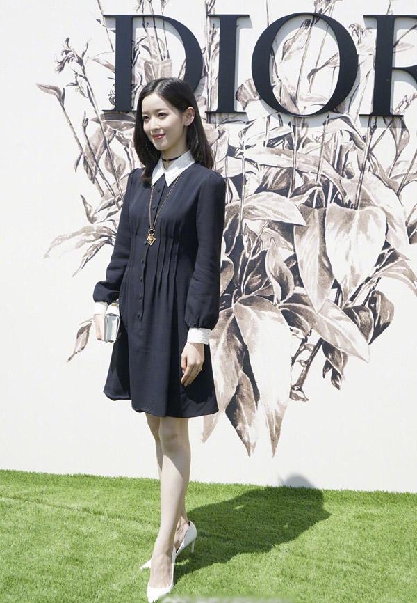 Lấy đại gia hơn 19 tuổi, trở thành nữ tỉ phú trẻ nhất Trung Quốc, 'cô bé trà sữa' dát hàng hiệu khắp người-5