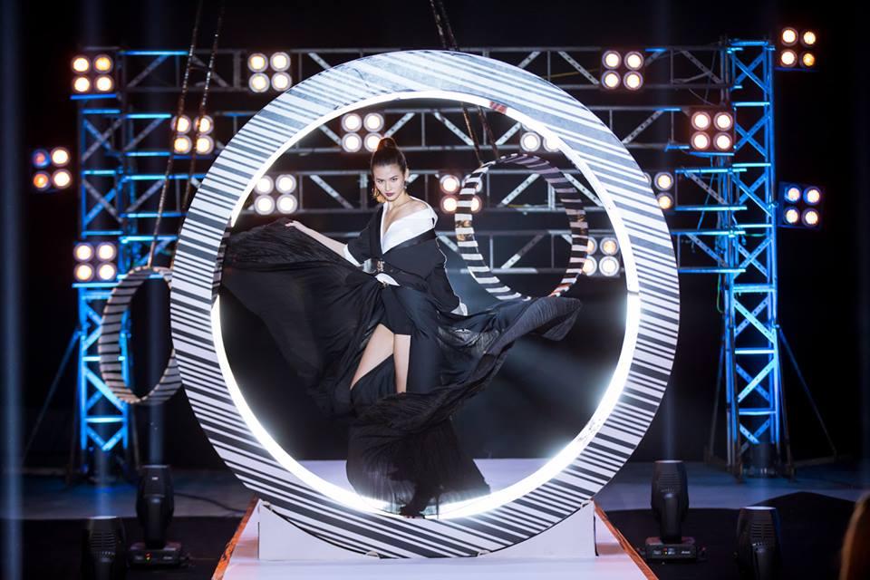 Nghi án cặp 'chị em xương máu' Thùy Dương - Cao Thiên Trang cùng bị loại khỏi Next Top 2017-3