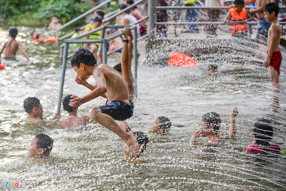 'Công viên nước' miễn phí độc đáo nhất ngoại thành Hà Nội-7