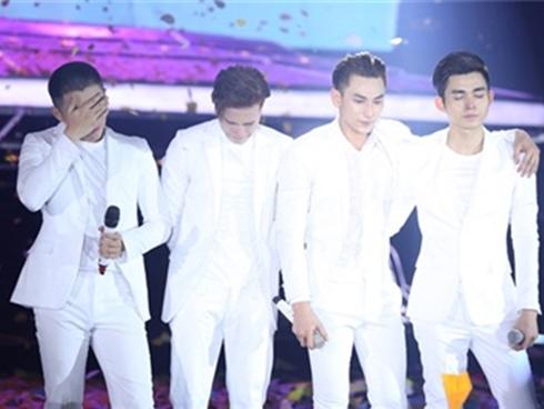 365 bất ngờ tái hợp diễn lại hit triệu view trong đại nhạc hội của Cô Ba Sài Gòn-12