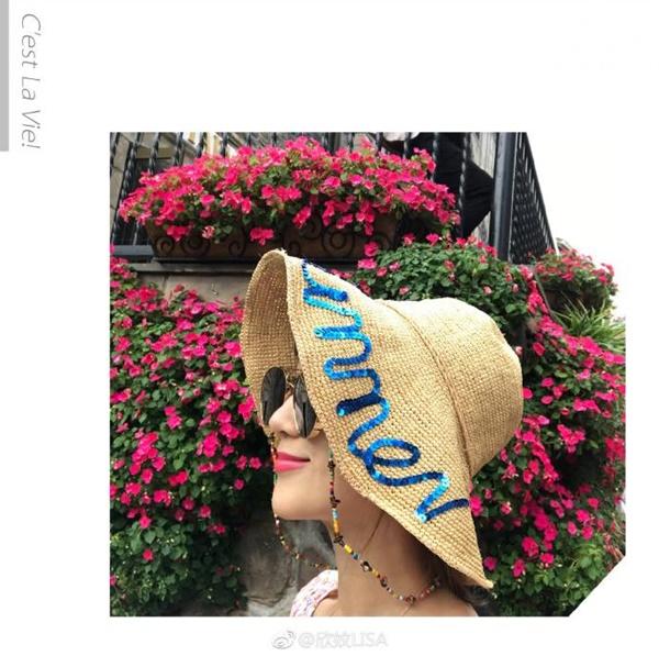 Fan Việt vui sướng được chụp ảnh cùng Trần Hạo Dân tại Đà Nẵng-7