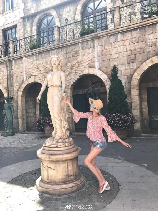 Fan Việt vui sướng được chụp ảnh cùng Trần Hạo Dân tại Đà Nẵng-10