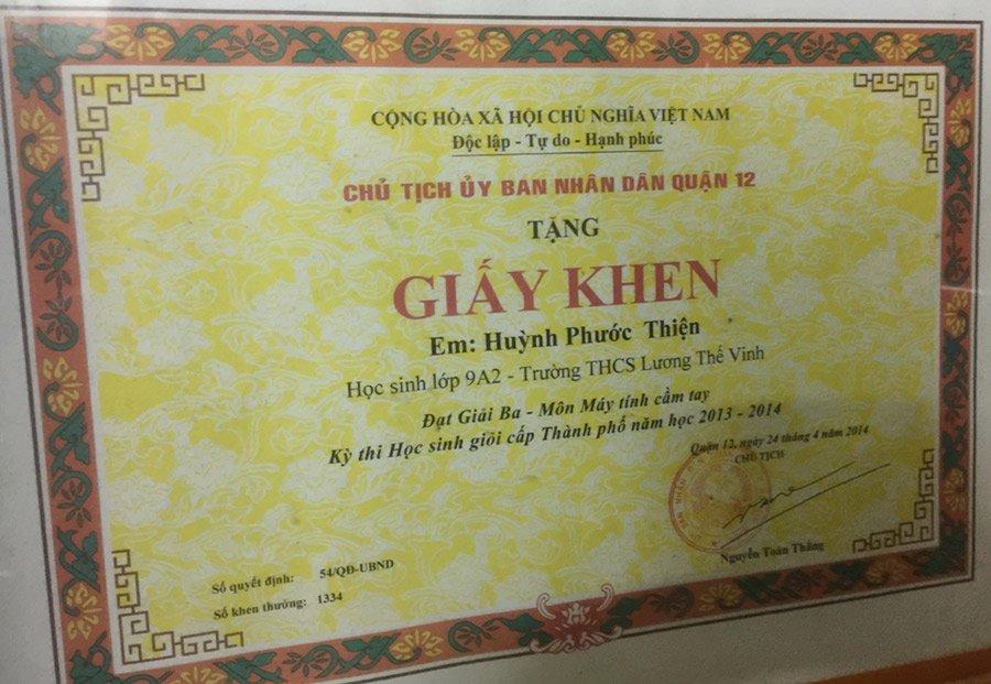 Ước mơ của chàng tân sinh viên khiến người mẹ đẩy xe rác rơi nước mắt-2