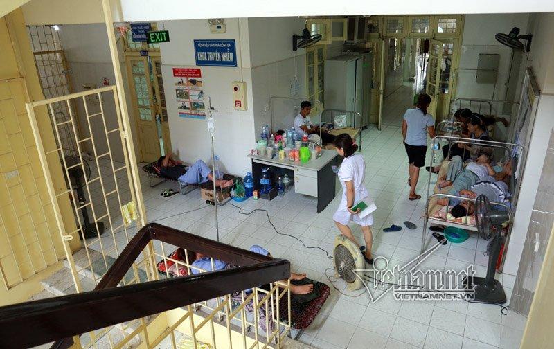 Căng thẳng sốt xuất huyết, bác sĩ ốm đừng mong nghỉ-4