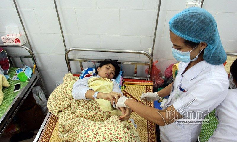 Căng thẳng sốt xuất huyết, bác sĩ ốm đừng mong nghỉ-6