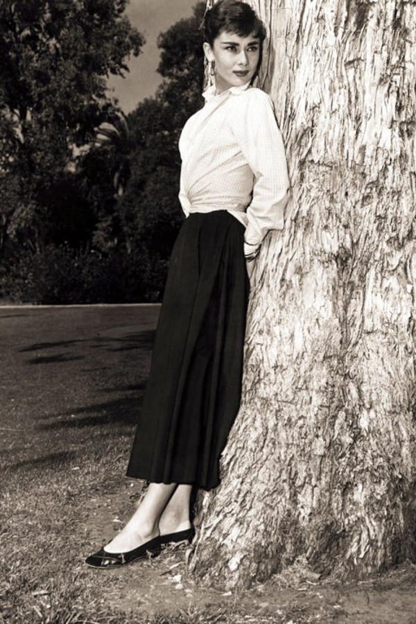 Biểu tượng thời trang Audrey Hepburn nói không với giày cao gót và bài học đáng quý cho phụ nữ-10