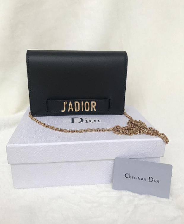 Cầm đồ fake mãi cũng chán, Thúy Vi đã 'nâng cấp' lên hẳn hàng hiệu chục triệu?-3