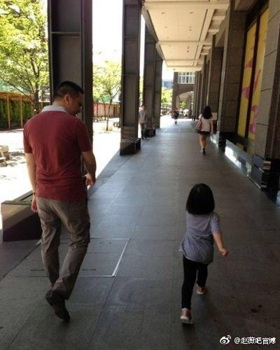 Những bức ảnh giản dị nhưng đong đầy hạnh phúc của tổ ấm Triệu Vy - Huỳnh Hữu Long-2