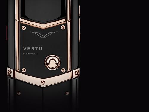 Vertu vỡ nợ, điện thoại siêu sang thanh lý giá bằng 1/10