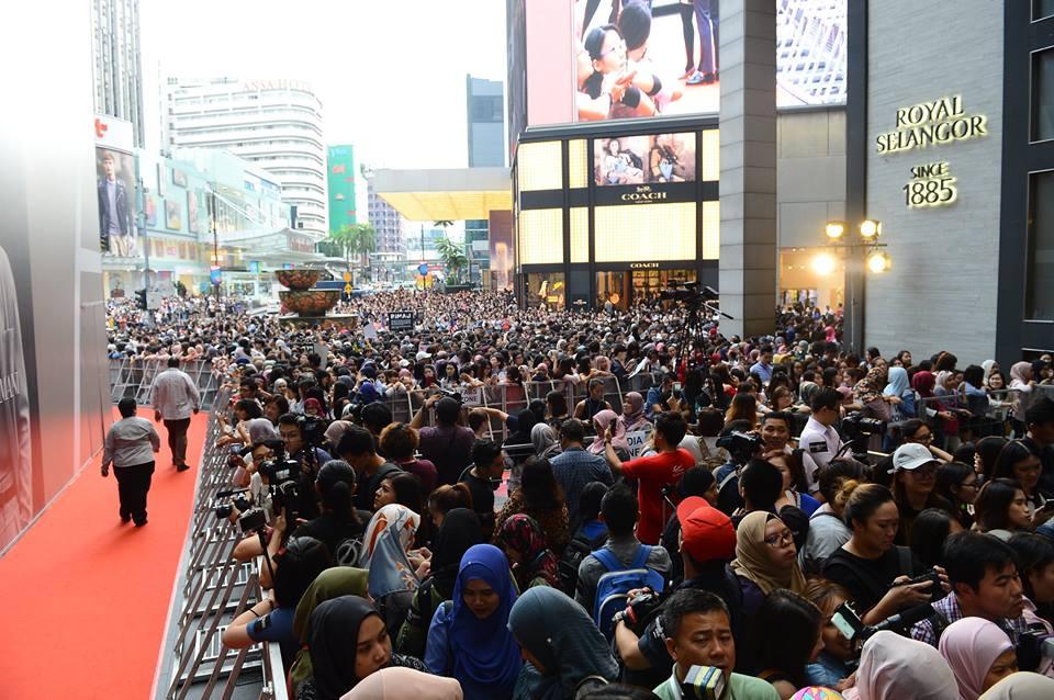 10.000 người chen chúc để ngắm nhìn Song Joong Ki bằng xương bằng thịt-8