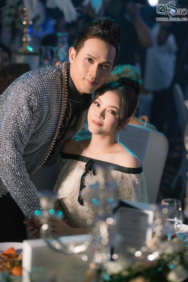 Lý Nhã Kỳ diện lại váy 2 tỷ đồng đến chúc mừng Nguyên Vũ-5