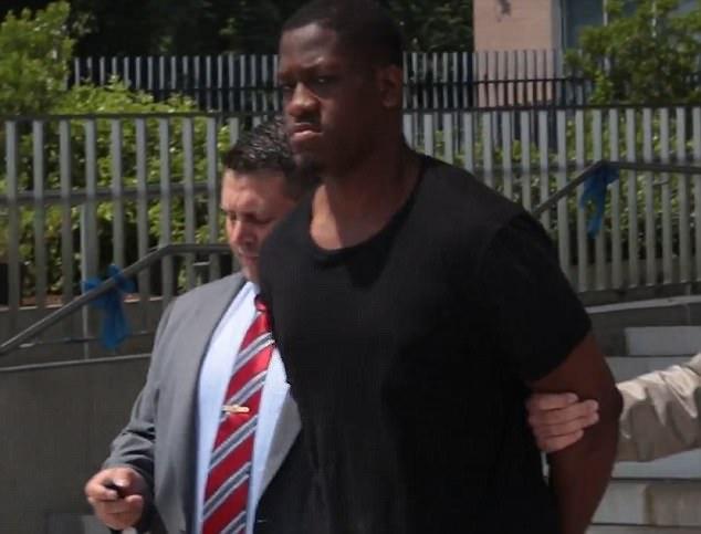 Bức xúc với thanh niên 21 tuổi livestream cảnh bạo hành mèo-1