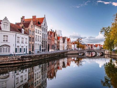 Những điểm đến ngoài đời đẹp hơn trên phim