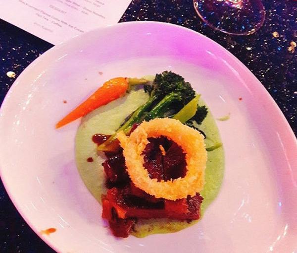 Thực đơn đám cưới 5 sao Việt đình đám: Người đãi sơn hào hải vị, người làm cỗ quê bình dân-6