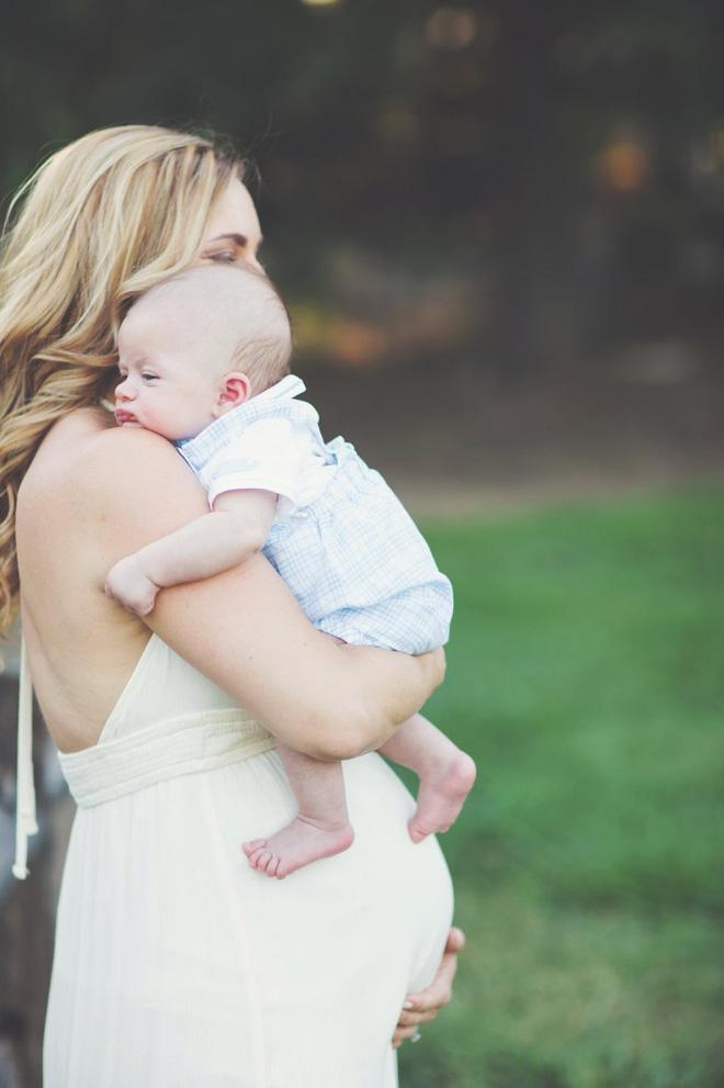 Nhận con nuôi sau 4 năm hiếm muộn, 1 tuần sau cặp vợ chồng mong con lại phải rơi nước mắt-4