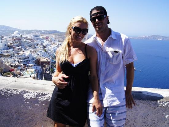 Nhận con nuôi sau 4 năm hiếm muộn, 1 tuần sau cặp vợ chồng mong con lại phải rơi nước mắt