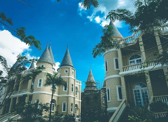 Giới trẻ Việt sốt 'rần rần' trước trường phù thủy Hogwarts - Đại học Võ Trường Toản-7