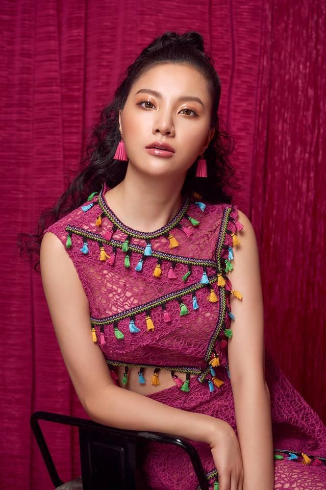 Hot girl - hot boy Việt 12/8: Sắc vóc Châu Bùi thay đổi đến mức 'mình không nhận mình'-9