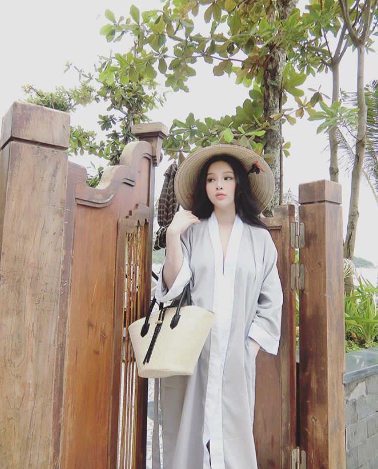 Hot girl - hot boy Việt 12/8: Sắc vóc Châu Bùi thay đổi đến mức 'mình không nhận mình'-4