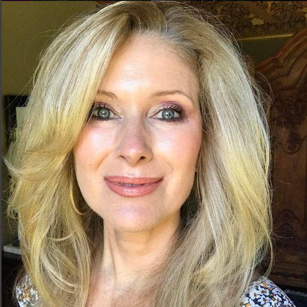 Đã là bà của 7 đứa cháu, người phụ nữ 60 tuổi này vẫn không thôi nóng bỏng-1