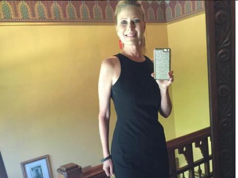 Đã là bà của 7 đứa cháu, người phụ nữ 60 tuổi này vẫn không thôi nóng bỏng