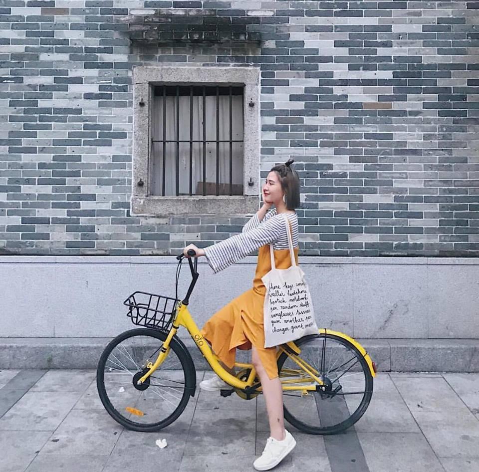 Tú Hảo - Ngọc Thảo mix đồ sắc đỏ đẹp nhất street style giới trẻ tuần này-3