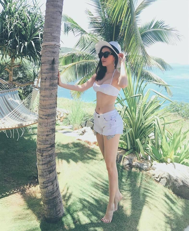 Bảo Thy đăng ảnh khoe eo con kiến khiến fan 'đứng ngồi không yên'-1