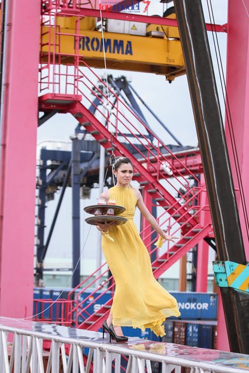 Những thử thách của Next Top Model khiến thí sinh 'cứng' đến mấy cũng khóc thét-11