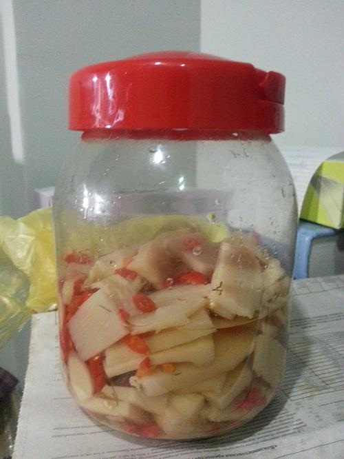 Mẹ trẻ nuốt cục tức thay cơm vì hàng xóm chuyên vác bát sang xin đồ ăn, có lọ măng ớt cũng hớt sạch-2