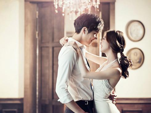 Lấy chồng 'mười phân vẹn mười': Yêu chiều vợ hết mực, tặng siêu xe, heo đất trăm triệu-10