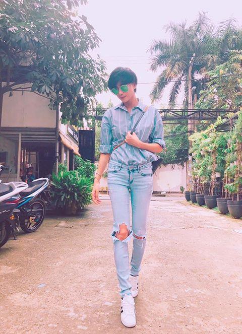 Tin sao Việt 13/8: Thủy Tiên cắt tỉa móng tay cho ông xã Công Vinh-9