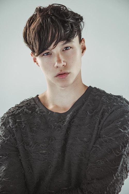 Chàng con lai Việt - Pháp đúng chuẩn soái ca: Body 6 múi, khuôn mặt cực điển trai-4