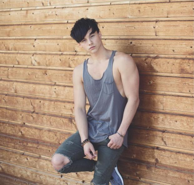 Chàng con lai Việt - Pháp đúng chuẩn soái ca: Body 6 múi, khuôn mặt cực điển trai-3