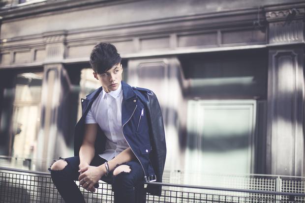 Chàng con lai Việt - Pháp đúng chuẩn soái ca: Body 6 múi, khuôn mặt cực điển trai-7