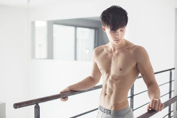 Chàng con lai Việt - Pháp đúng chuẩn soái ca: Body 6 múi, khuôn mặt cực điển trai-6