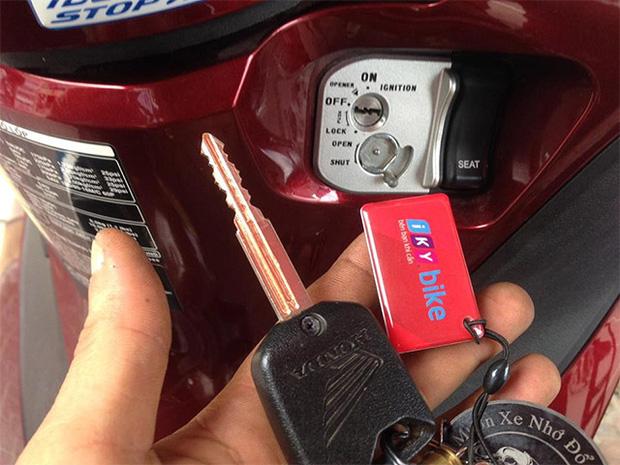 'Tác hại' của trà sữa: Rời khỏi tiệm, cô gái dắt nhầm xe người khác về nhà vì tưởng xe mình mà hỏng khóa!-3