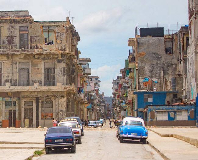 Những điểm du lịch nổi tiếng bị đe dọa vì quá đông du khách-2