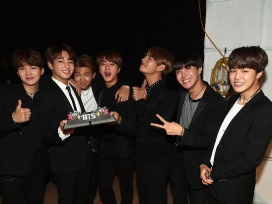 BTS chính thức giật giải tại Teen Choice Awards 2017
